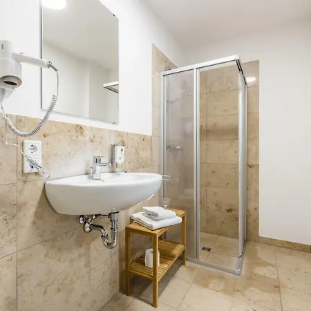 Riemhofer Alter Schlachthof 3* רגנסבורג